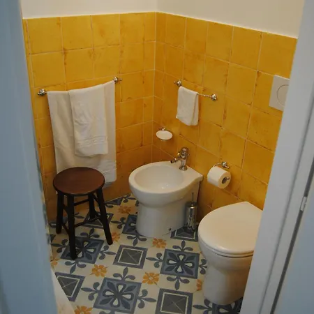 לינה וארוחת בוקר Palazzo Maestro & Corte Maestro גאליפולי